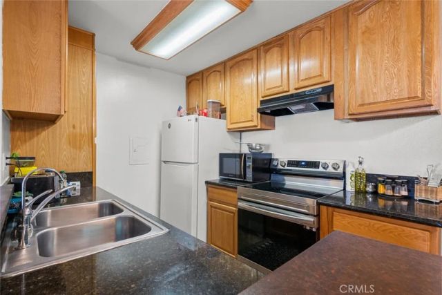 23515 Lyons Avenue 210, Valencia, CA 91355