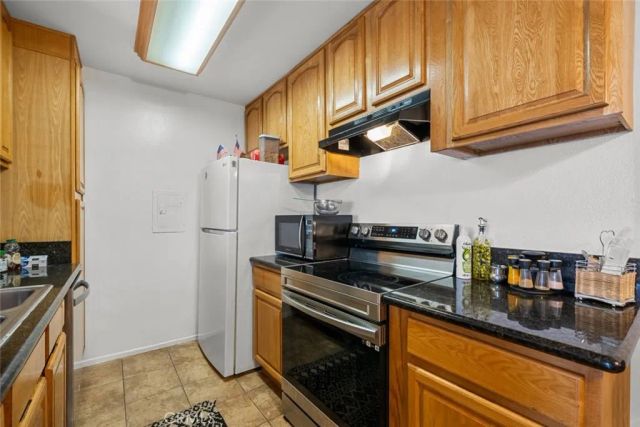 23515 Lyons Avenue 210, Valencia, CA 91355
