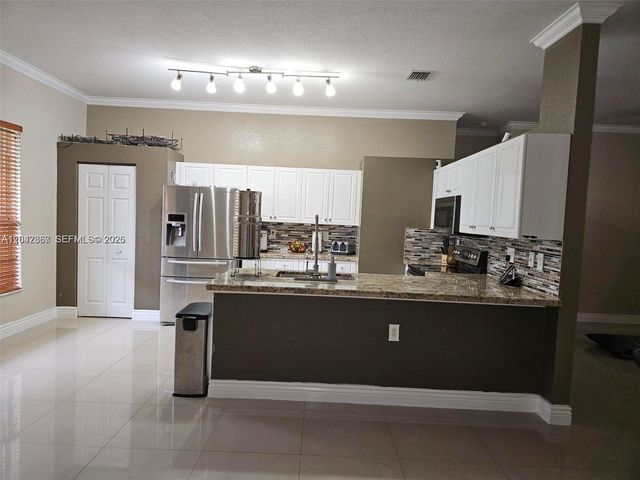 2635 SE 4th Pl, Homestead, FL 33033