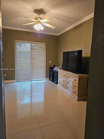 2635 SE 4th Pl, Homestead, FL 33033