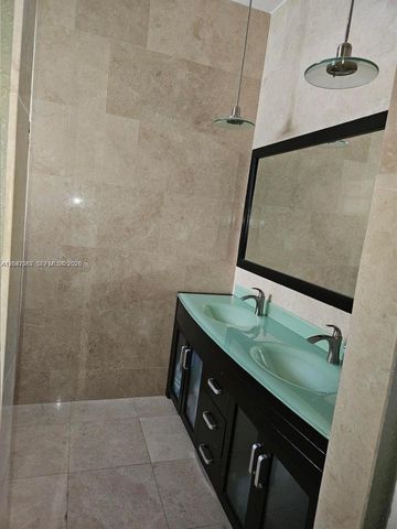 2635 SE 4th Pl, Homestead, FL 33033