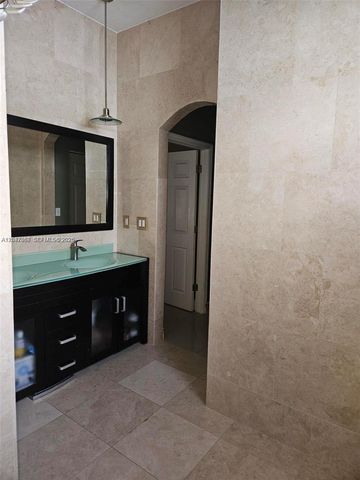 2635 SE 4th Pl, Homestead, FL 33033