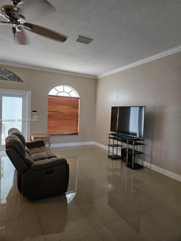 2635 SE 4th Pl, Homestead, FL 33033