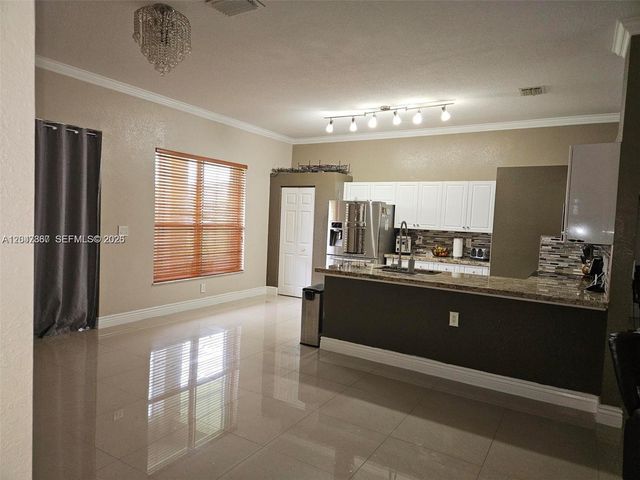 2635 SE 4th Pl, Homestead, FL 33033