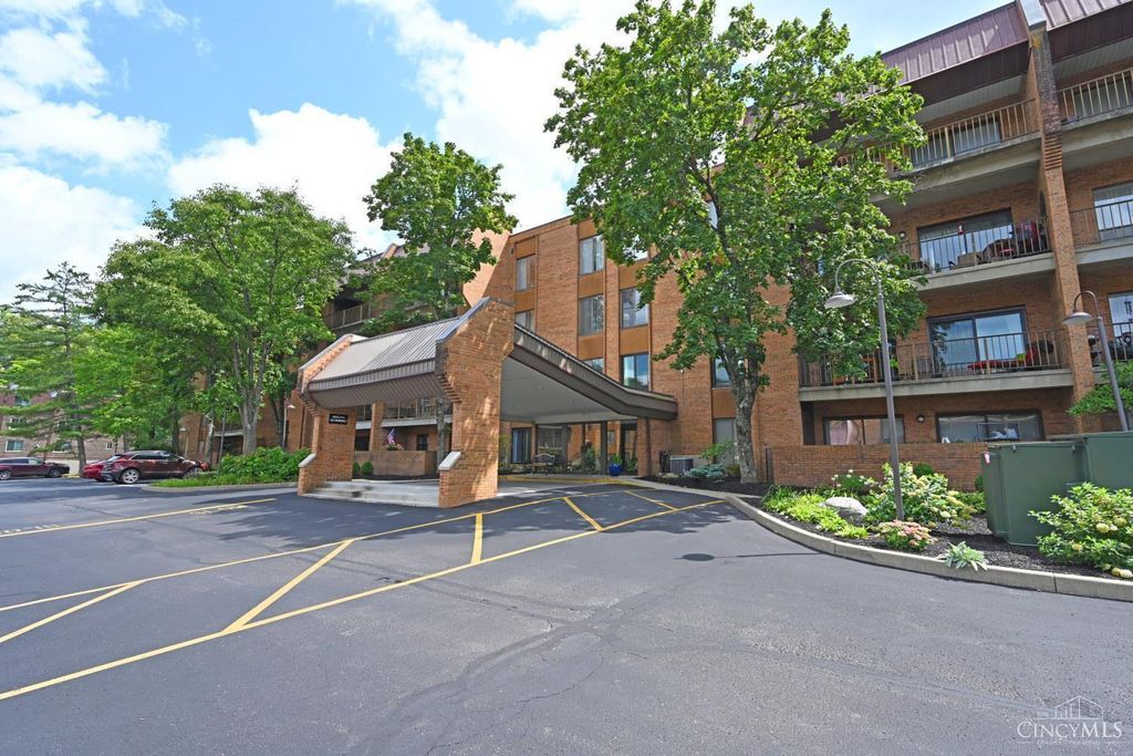 3533 Amberacres Drive, Cincinnati, OH 45237