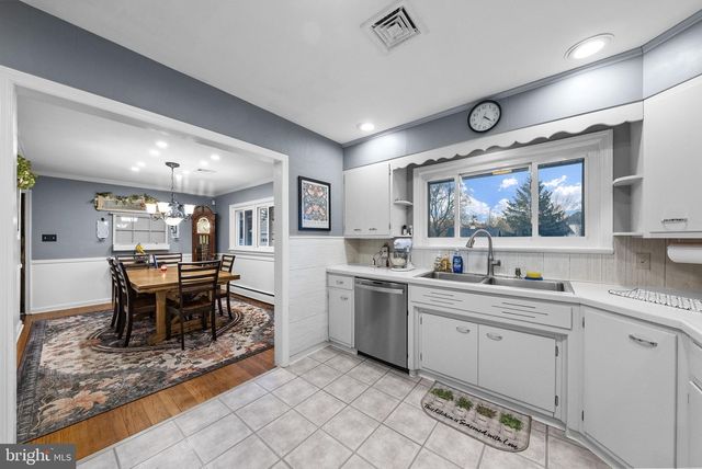 247 WASHINGTON CROSSING PENNINGTON RD, Titusville, NJ 08560