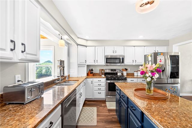 111 Janyce Dr, Hempfield Twp, PA 15601