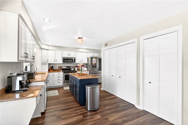 111 Janyce Dr, Hempfield Twp, PA 15601