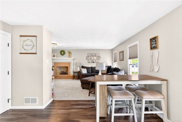 111 Janyce Dr, Hempfield Twp, PA 15601