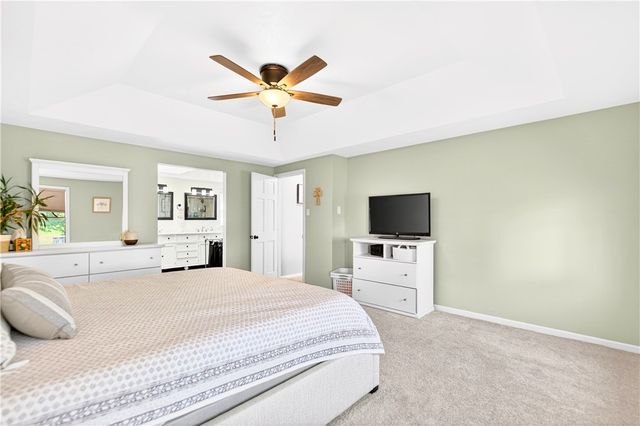 111 Janyce Dr, Hempfield Twp, PA 15601