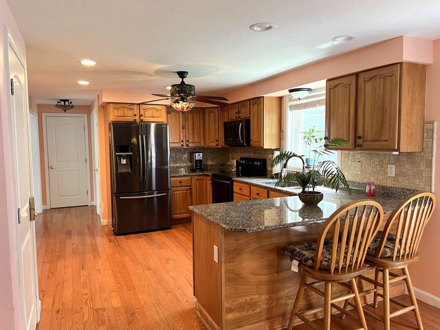 79 Sargent Road, Sandown, NH 03873