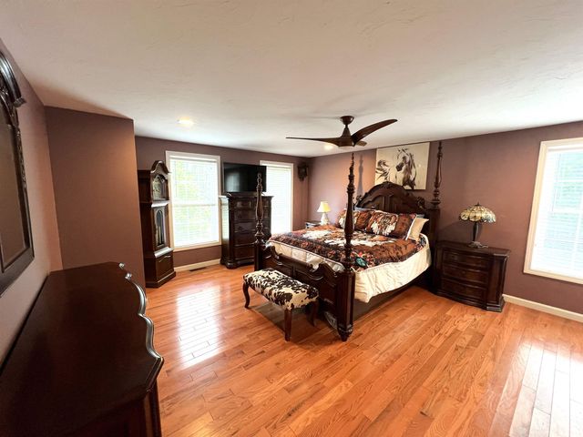 79 Sargent Road, Sandown, NH 03873