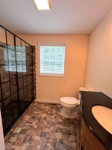 79 Sargent Road, Sandown, NH 03873