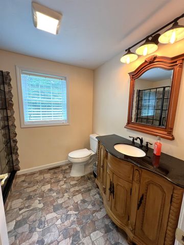 79 Sargent Road, Sandown, NH 03873