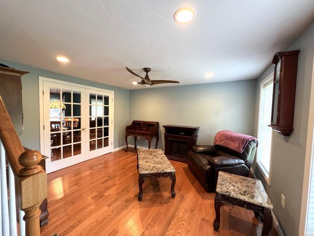 79 Sargent Road, Sandown, NH 03873