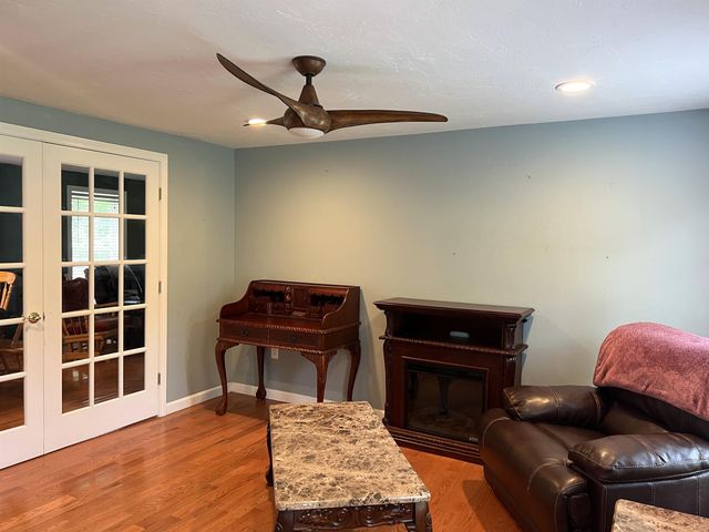 79 Sargent Road, Sandown, NH 03873