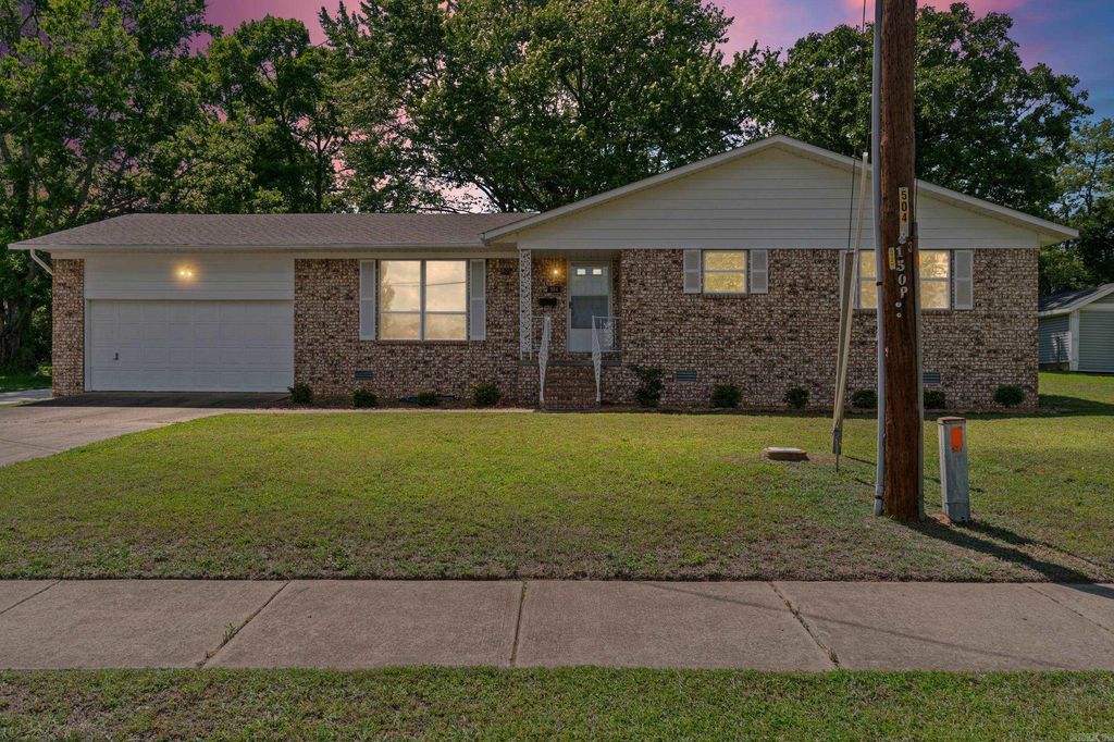 504 Case Street, Heber Springs, AR 72543