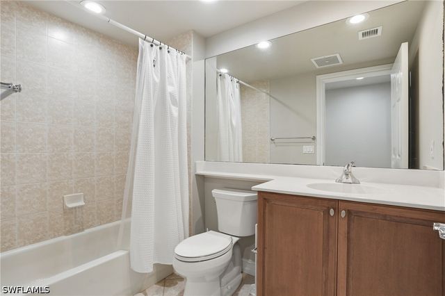 2738 Tiburon BLVD E B104, Naples, FL 34109