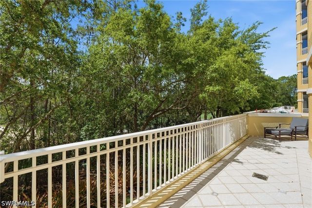 2738 Tiburon BLVD E B104, Naples, FL 34109