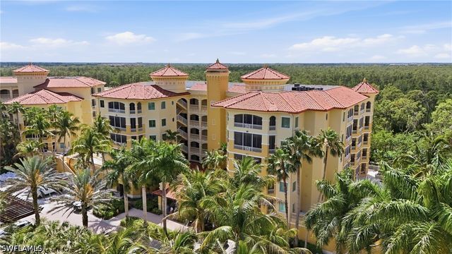 2738 Tiburon BLVD E B104, Naples, FL 34109