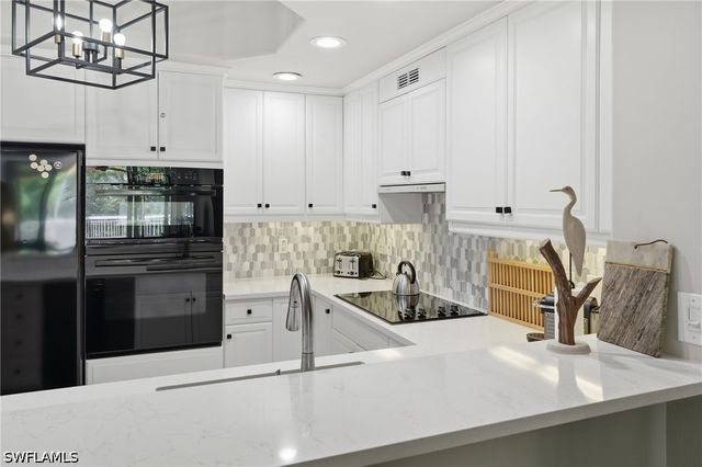 2738 Tiburon BLVD E B104, Naples, FL 34109