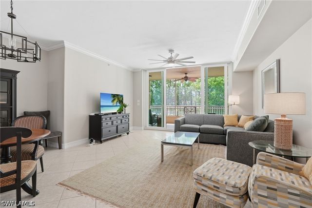 2738 Tiburon BLVD E B104, Naples, FL 34109