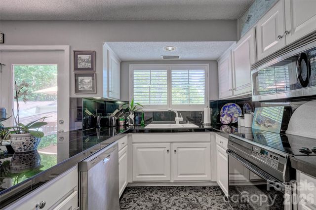 3 King Haigler Chase Street, Lake Wylie, SC 29710