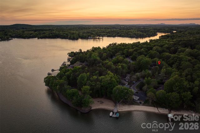 3 King Haigler Chase Street, Lake Wylie, SC 29710