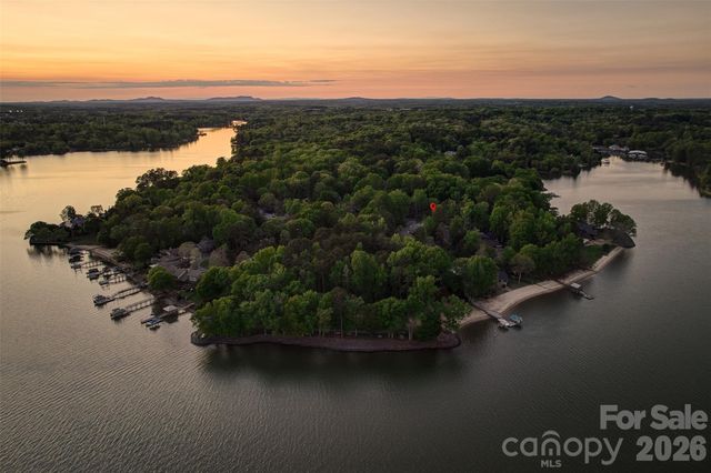 3 King Haigler Chase Street, Lake Wylie, SC 29710