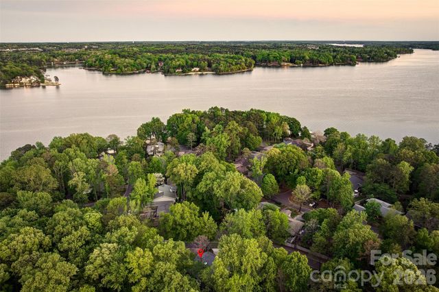 3 King Haigler Chase Street, Lake Wylie, SC 29710