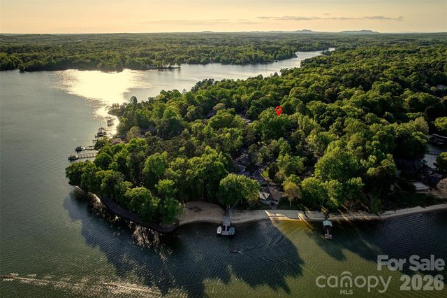 3 King Haigler Chase Street, Lake Wylie, SC 29710