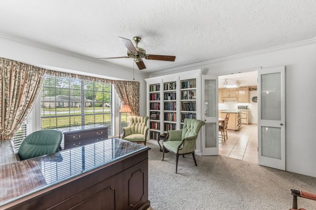 241 Hickory Street, Huntsville, TX 77320