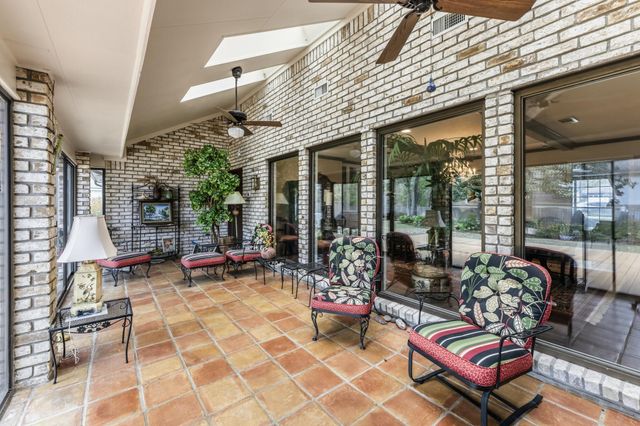 241 Hickory Street, Huntsville, TX 77320