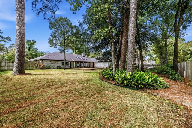 241 Hickory Street, Huntsville, TX 77320