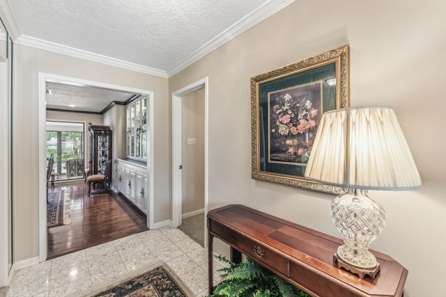 241 Hickory Street, Huntsville, TX 77320