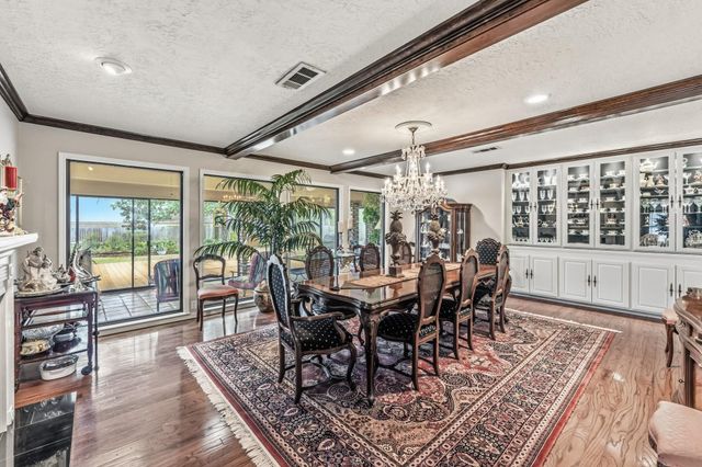 241 Hickory Street, Huntsville, TX 77320