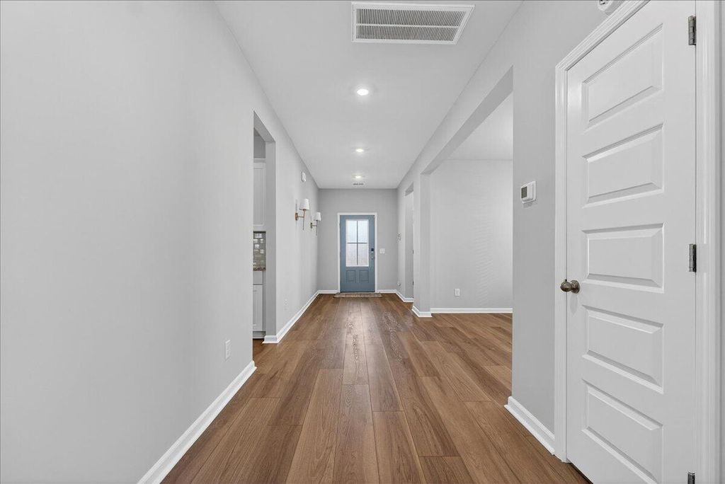 Image 8 of property listing at 1896 Nola Run, Summerville, SC 29485