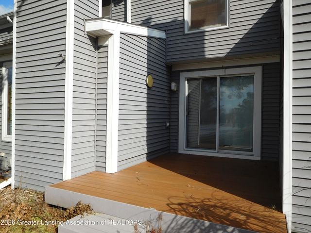 1227 Chartwell Carriage Way, East Lansing, MI 48823