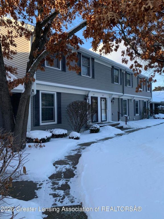 1227 Chartwell Carriage Way, East Lansing, MI 48823