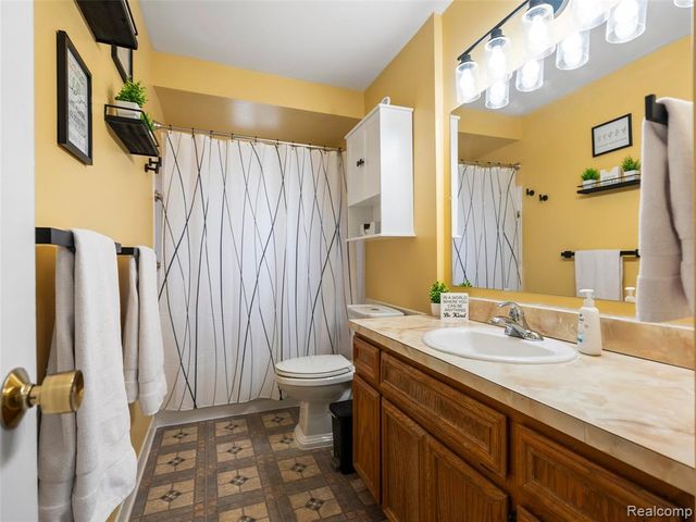 18917 Martin Road, Roseville, MI 48066