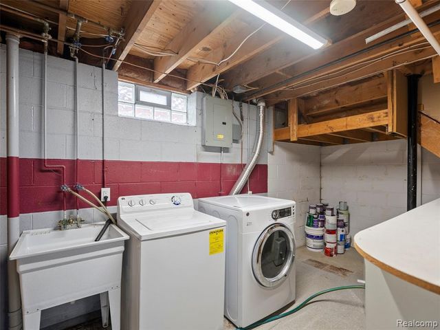 18917 Martin Road, Roseville, MI 48066