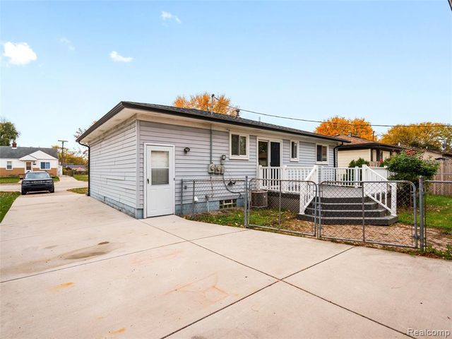 18917 Martin Road, Roseville, MI 48066