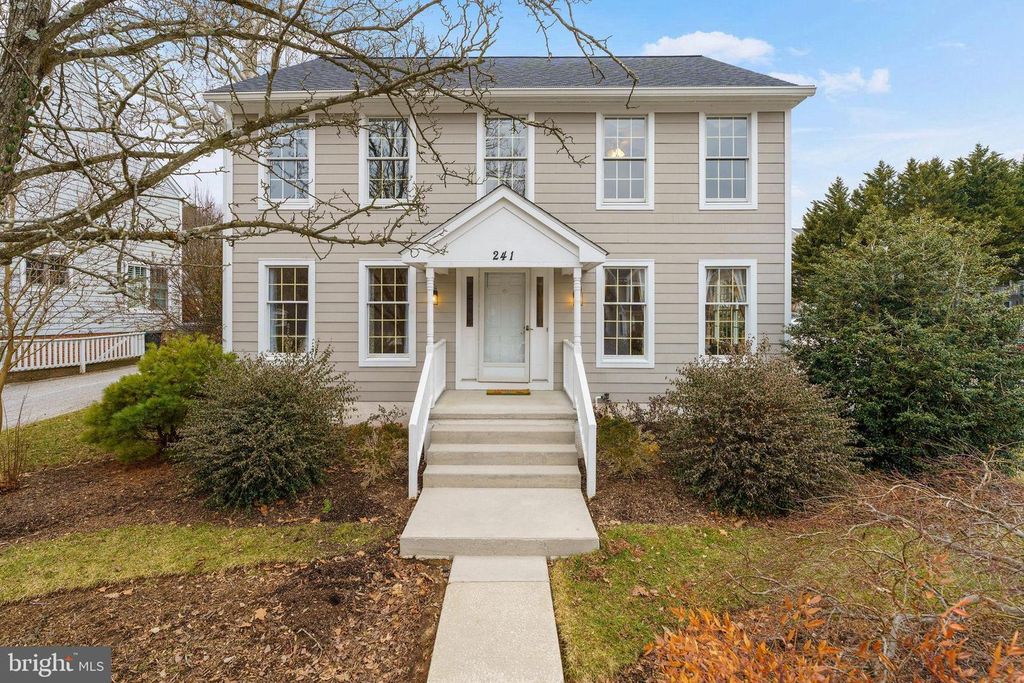 241 CLAY HILL CIR, Cockeysville, MD 21030