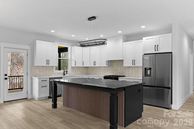 19 E Starnes Cove Road, Asheville, NC 28806