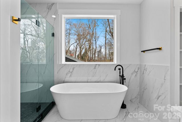 19 E Starnes Cove Road, Asheville, NC 28806