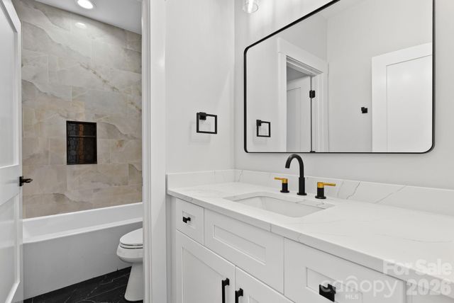 19 E Starnes Cove Road, Asheville, NC 28806