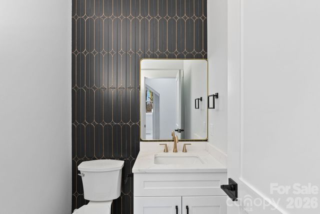 19 E Starnes Cove Road, Asheville, NC 28806