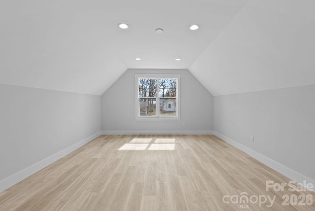 19 E Starnes Cove Road, Asheville, NC 28806