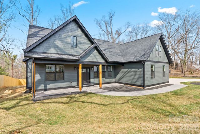 19 E Starnes Cove Road, Asheville, NC 28806