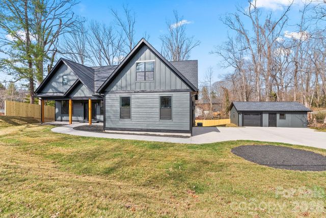 19 E Starnes Cove Road, Asheville, NC 28806